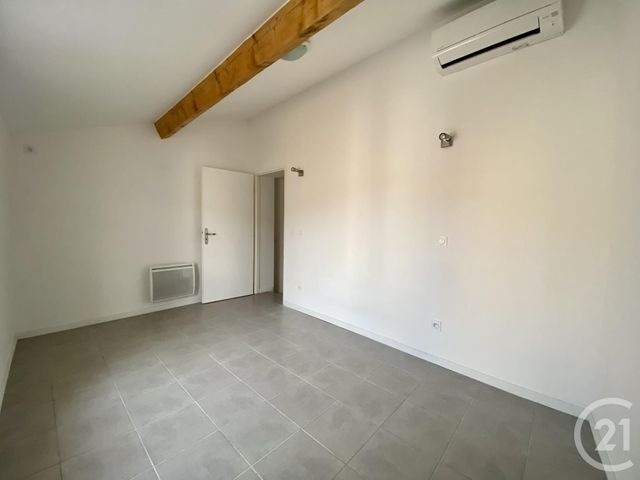 Appartement F2 &agrave; louer - 2 pi&egrave;ces - 48,47 m2 - Arles - 13 - PROVENCE-ALPES-COTE-D-AZUR