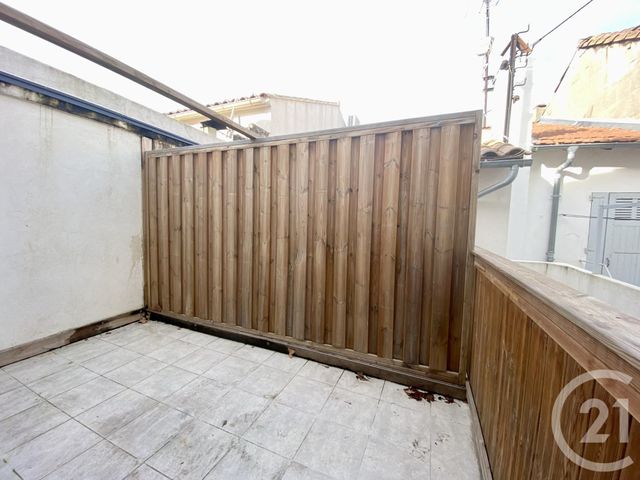 Appartement F2 &agrave; louer - 2 pi&egrave;ces - 48,47 m2 - Arles - 13 - PROVENCE-ALPES-COTE-D-AZUR