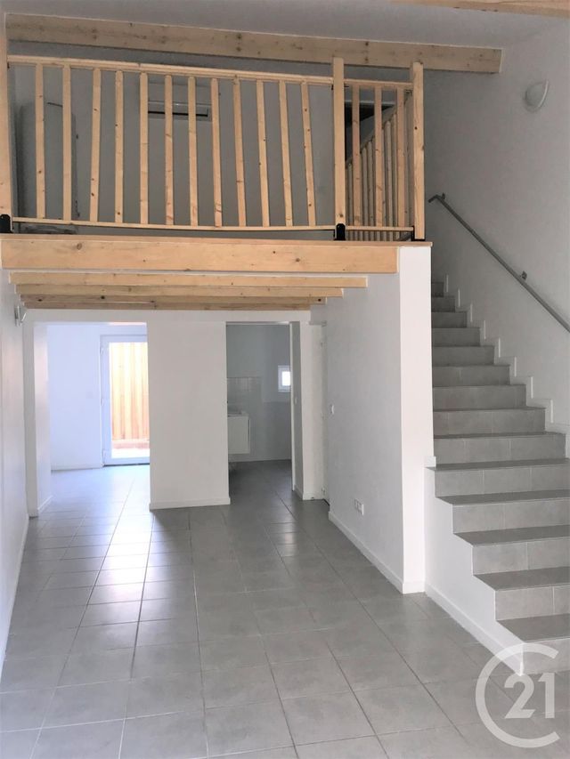 Appartement F2 &agrave; louer - 2 pi&egrave;ces - 48,47 m2 - Arles - 13 - PROVENCE-ALPES-COTE-D-AZUR