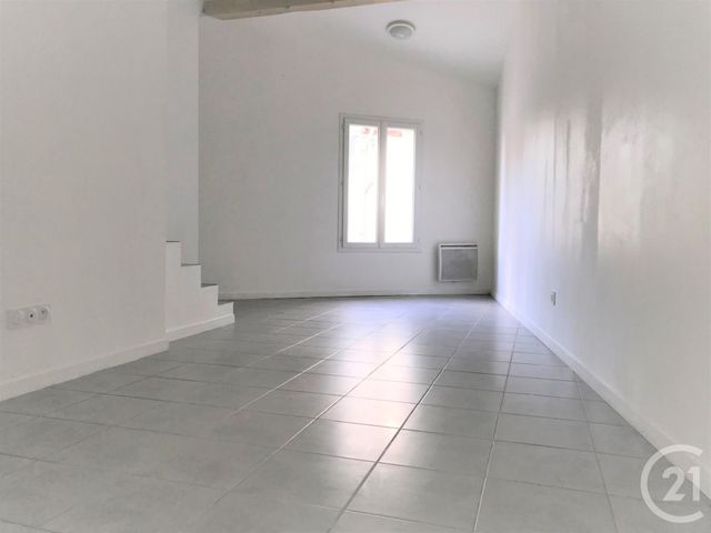 Appartement F2 &agrave; louer - 2 pi&egrave;ces - 48,47 m2 - Arles - 13 - PROVENCE-ALPES-COTE-D-AZUR