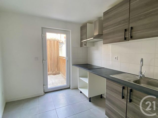 Appartement F2 &agrave; louer - 2 pi&egrave;ces - 48,47 m2 - Arles - 13 - PROVENCE-ALPES-COTE-D-AZUR