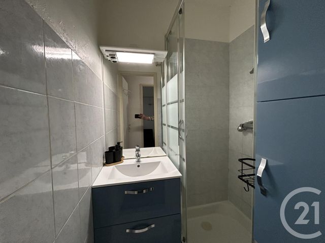 Appartement Studio &agrave; louer - 1 pi&egrave;ce - 28,02 m2 - Arles - 13 - PROVENCE-ALPES-COTE-D-AZUR