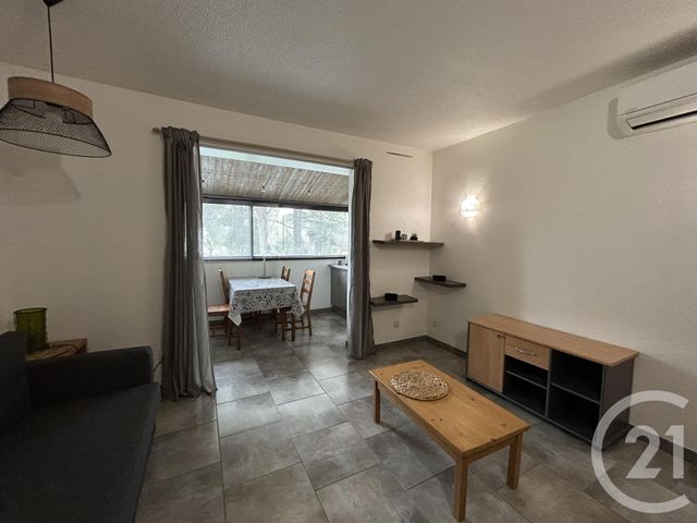 Appartement Studio &agrave; louer - 1 pi&egrave;ce - 28,02 m2 - Arles - 13 - PROVENCE-ALPES-COTE-D-AZUR