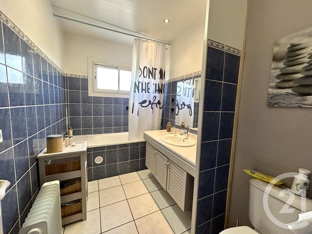 Appartement T4 &agrave; louer - 4 pi&egrave;ces - 76,74 m2 - Arles - 13 - PROVENCE-ALPES-COTE-D-AZUR