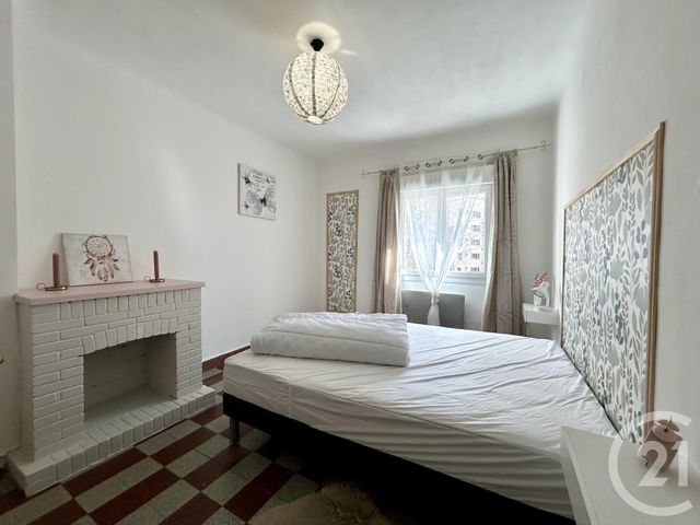 Appartement T4 &agrave; louer - 4 pi&egrave;ces - 76,74 m2 - Arles - 13 - PROVENCE-ALPES-COTE-D-AZUR
