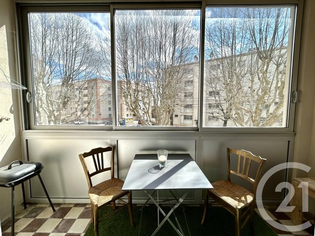 Appartement T4 &agrave; louer - 4 pi&egrave;ces - 76,74 m2 - Arles - 13 - PROVENCE-ALPES-COTE-D-AZUR