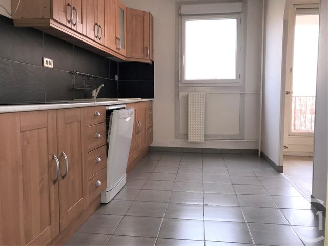 Appartement T4 &agrave; louer - 4 pi&egrave;ces - 75,55 m2 - Arles - 13 - PROVENCE-ALPES-COTE-D-AZUR