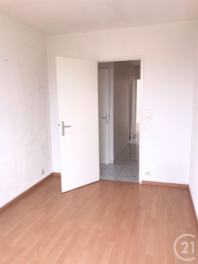 Appartement T4 &agrave; louer - 4 pi&egrave;ces - 75,55 m2 - Arles - 13 - PROVENCE-ALPES-COTE-D-AZUR