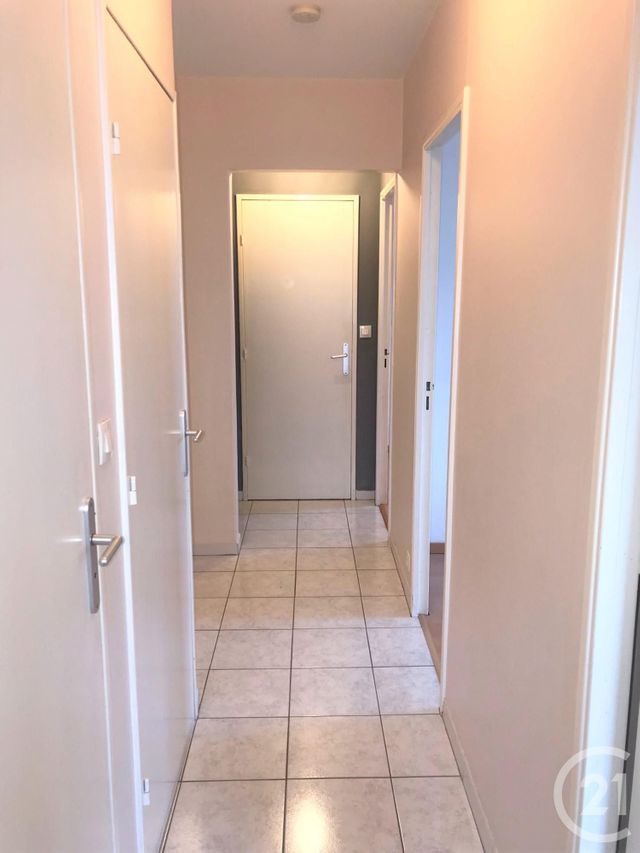 Appartement T4 &agrave; louer - 4 pi&egrave;ces - 75,55 m2 - Arles - 13 - PROVENCE-ALPES-COTE-D-AZUR