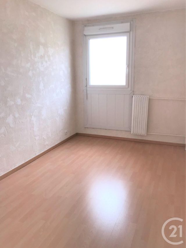 Appartement T4 &agrave; louer - 4 pi&egrave;ces - 75,55 m2 - Arles - 13 - PROVENCE-ALPES-COTE-D-AZUR