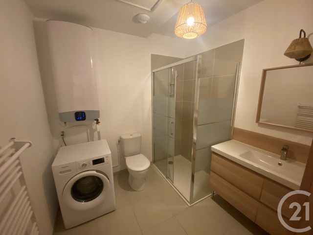 Appartement à louer - 3 pièces - 62 m2 - Avignon - 84 - PROVENCE-ALPES-COTE-D-AZUR