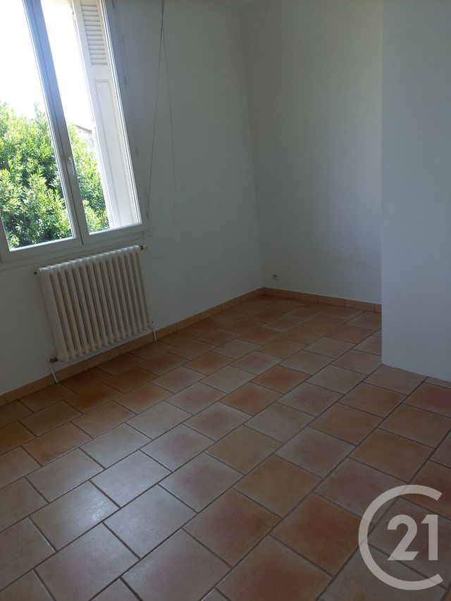 Appartement à louer - 3 pièces - 64 m2 - Avignon - 84 - PROVENCE-ALPES-COTE-D-AZUR