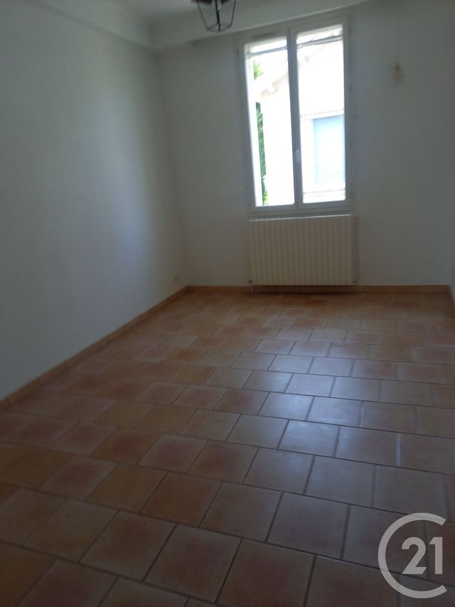 Appartement à louer - 3 pièces - 64 m2 - Avignon - 84 - PROVENCE-ALPES-COTE-D-AZUR