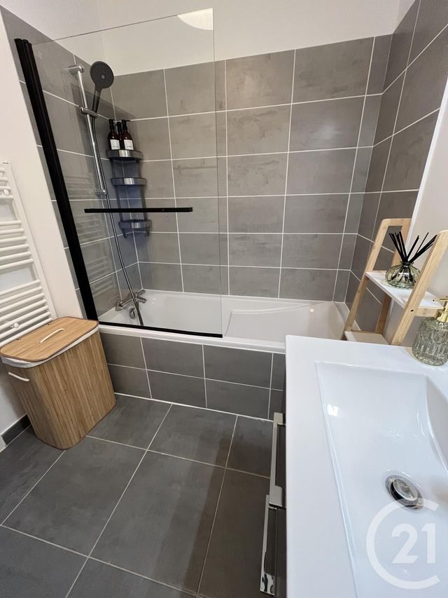 Appartement F3 à louer - 3 pièces - 63,50 m2 - Villeneuve Les Avignon - 30 - LANGUEDOC-ROUSSILLON