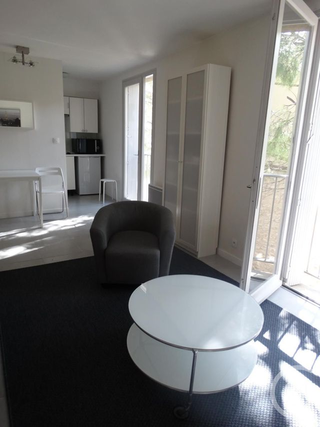 Appartement Studio à louer - 1 pièce - 31 m2 - Avignon - 84 - PROVENCE-ALPES-COTE-D-AZUR