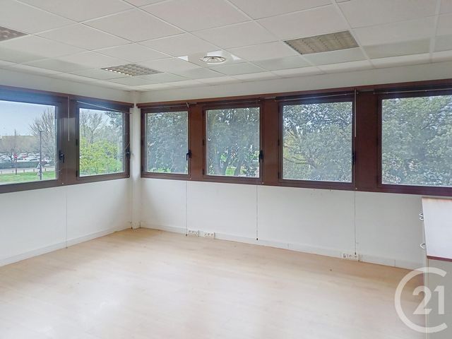 Bureaux à louer - 272.0 m2 - 84 - Vaucluse