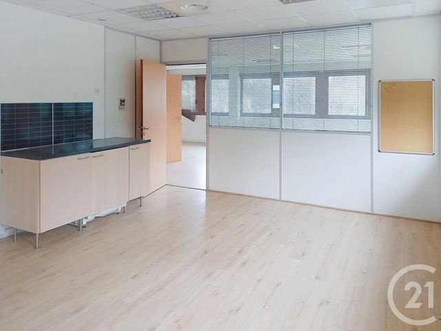 Bureaux à louer - 272.0 m2 - 84 - Vaucluse