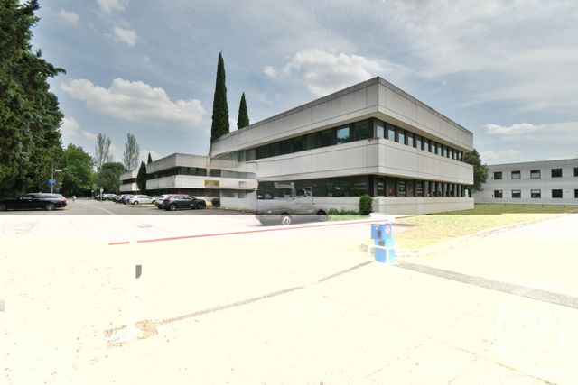 Bureaux à louer - 272.0 m2 - 84 - Vaucluse