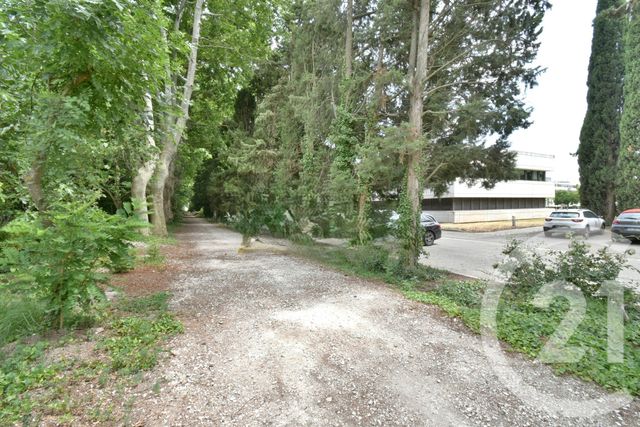 Bureaux à louer - 272.0 m2 - 84 - Vaucluse