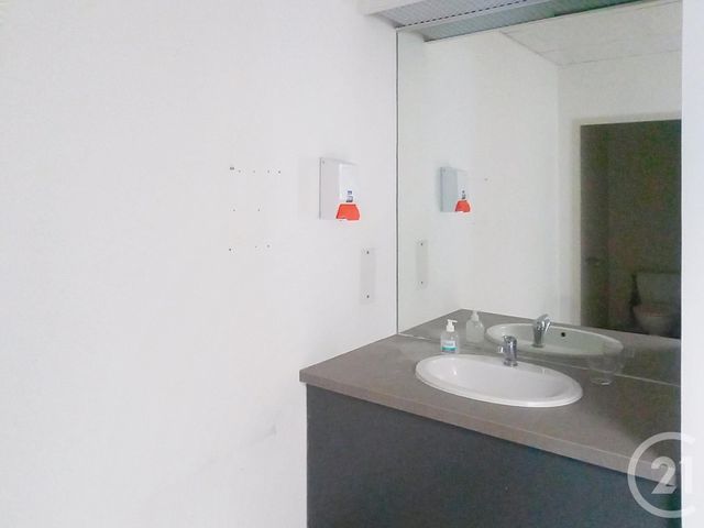 Bureaux à louer - 272.0 m2 - 84 - Vaucluse