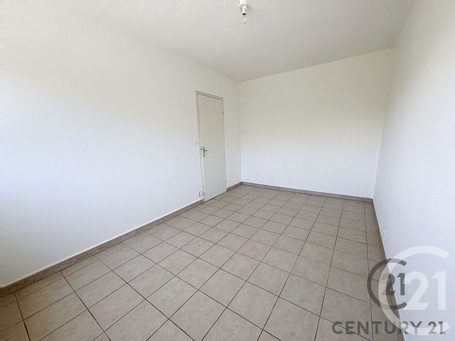 Appartement F4 &agrave; louer - 4 pi&egrave;ces - 71,89 m2 - Villeneuve Les Avignon - 30 - LANGUEDOC-ROUSSILLON