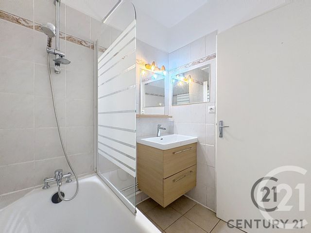 Appartement F4 &agrave; louer - 4 pi&egrave;ces - 71,89 m2 - Villeneuve Les Avignon - 30 - LANGUEDOC-ROUSSILLON
