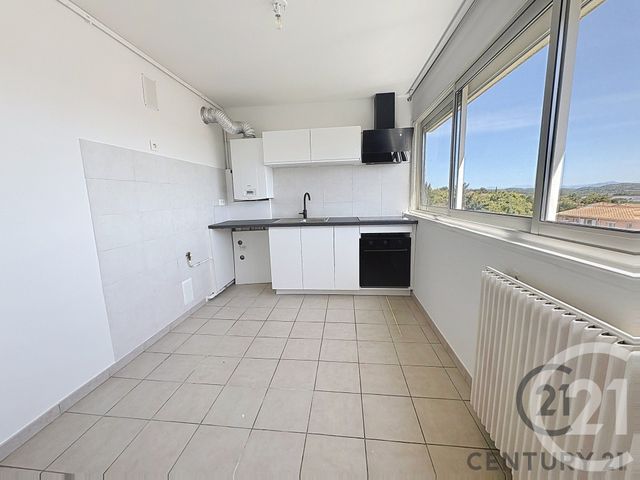 Appartement F4 &agrave; louer - 4 pi&egrave;ces - 71,89 m2 - Villeneuve Les Avignon - 30 - LANGUEDOC-ROUSSILLON