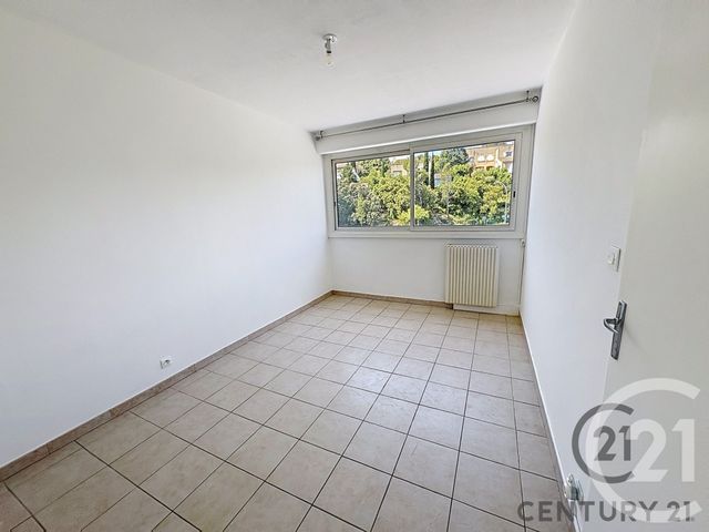 Appartement F4 &agrave; louer - 4 pi&egrave;ces - 71,89 m2 - Villeneuve Les Avignon - 30 - LANGUEDOC-ROUSSILLON