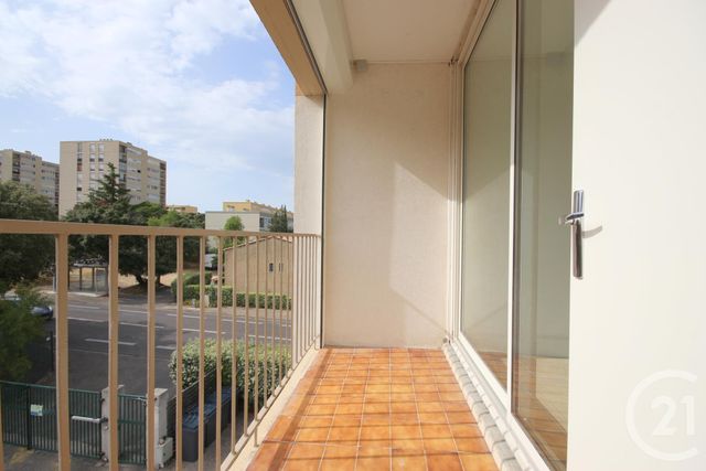 Appartement &agrave; louer - 4 pi&egrave;ces - 73,74 m2 - Villeneuve Les Avignon - 30 - LANGUEDOC-ROUSSILLON