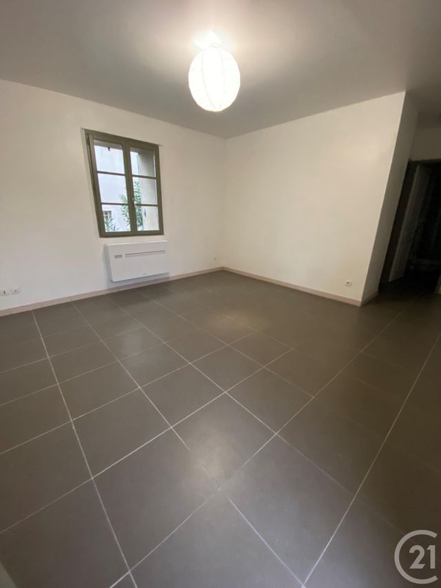 Appartement F2 &agrave; louer - 2 pi&egrave;ces - 41,43 m2 - Villeneuve Les Avignon - 30 - LANGUEDOC-ROUSSILLON