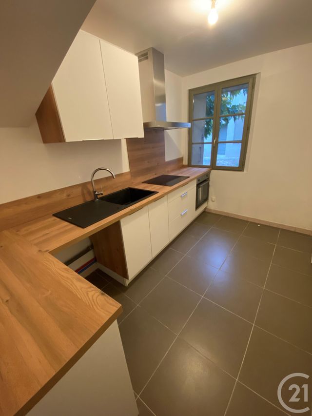 Appartement F2 &agrave; louer - 2 pi&egrave;ces - 41,43 m2 - Villeneuve Les Avignon - 30 - LANGUEDOC-ROUSSILLON
