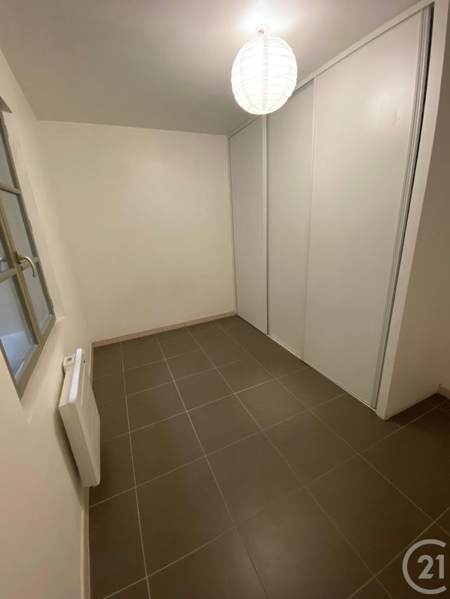 Appartement F2 &agrave; louer - 2 pi&egrave;ces - 41,43 m2 - Villeneuve Les Avignon - 30 - LANGUEDOC-ROUSSILLON