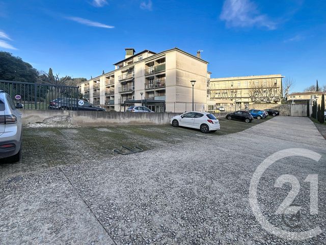 Parking &agrave; louer - 10 m2 - Villeneuve Les Avignon - 30 - LANGUEDOC-ROUSSILLON
