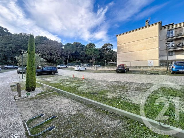 Parking &agrave; louer - 10 m2 - Villeneuve Les Avignon - 30 - LANGUEDOC-ROUSSILLON