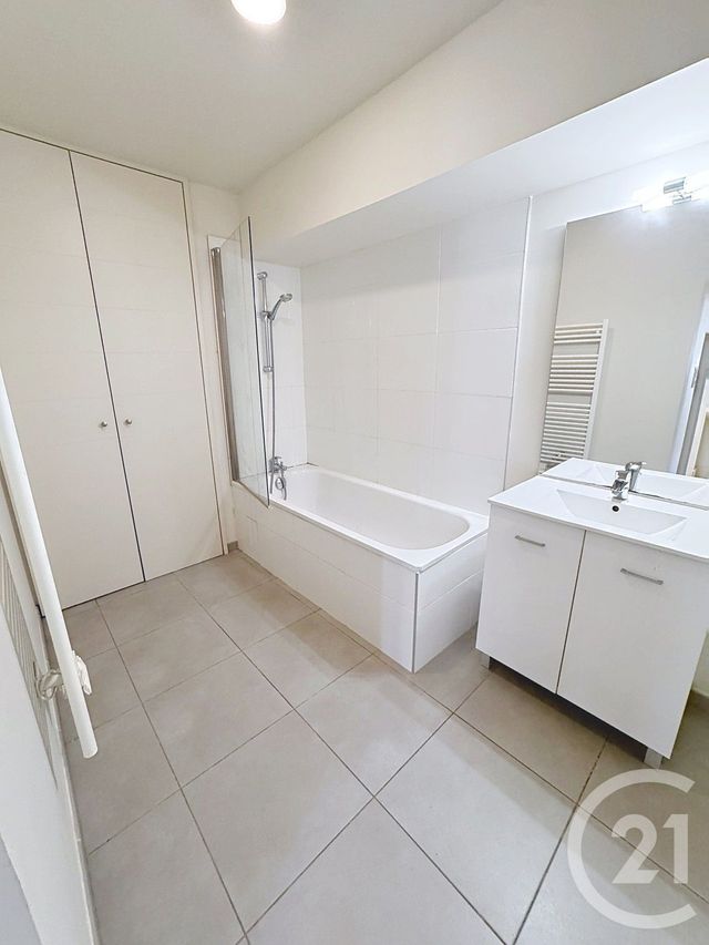 Appartement F3 &agrave; vendre - 3 pi&egrave;ces - 70,04 m2 - Villeneuve Les Avignon - 30 - LANGUEDOC-ROUSSILLON