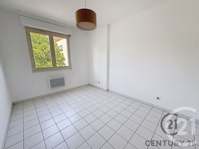 Appartement F2 &agrave; louer - 2 pi&egrave;ces - 49,30 m2 - Les Angles - 30 - LANGUEDOC-ROUSSILLON