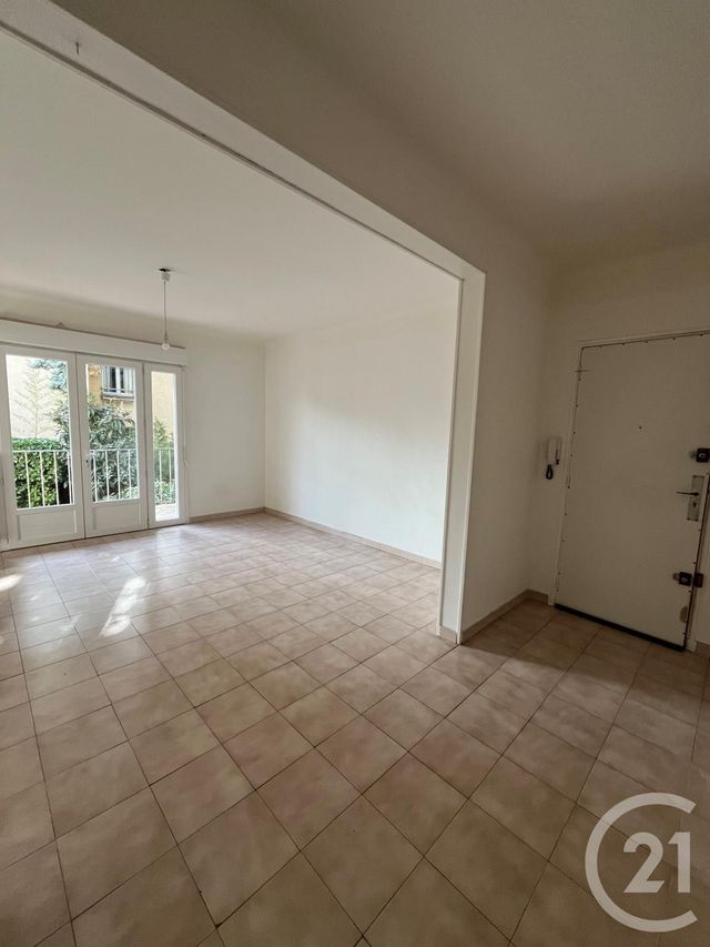 Appartement F3 &agrave; louer - 3 pi&egrave;ces - 73,85 m2 - Avignon - 84 - PROVENCE-ALPES-COTE-D-AZUR