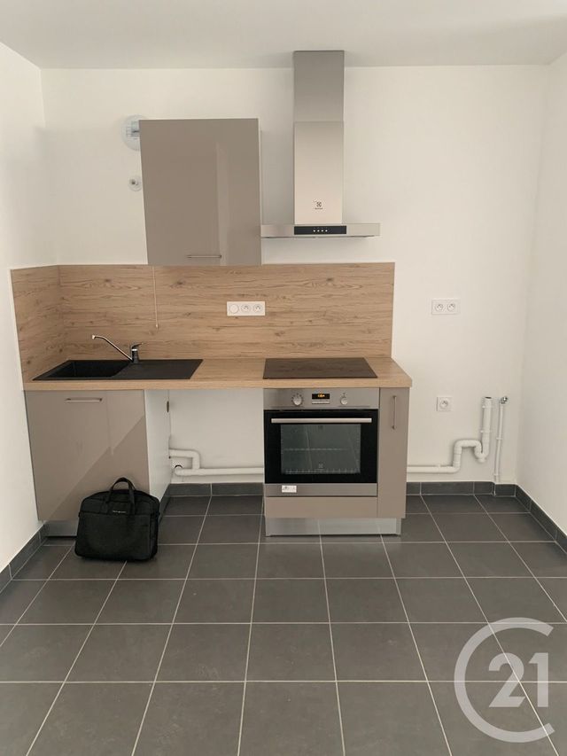 Appartement &agrave; louer - 2 pi&egrave;ces - 38 m2 - Avignon - 84 - PROVENCE-ALPES-COTE-D-AZUR