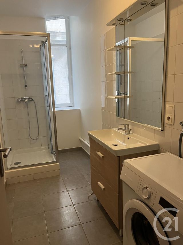 Appartement F3 &agrave; louer - 3 pi&egrave;ces - 66,91 m2 - Avignon - 84 - PROVENCE-ALPES-COTE-D-AZUR