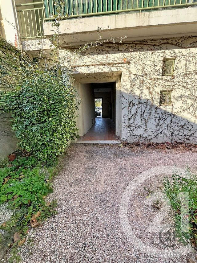 Appartement T3 &agrave; louer - 3 pi&egrave;ces - 71,38 m2 - Villeneuve Les Avignon - 30 - LANGUEDOC-ROUSSILLON