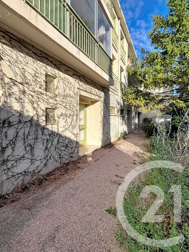 Appartement T3 &agrave; louer - 3 pi&egrave;ces - 71,38 m2 - Villeneuve Les Avignon - 30 - LANGUEDOC-ROUSSILLON