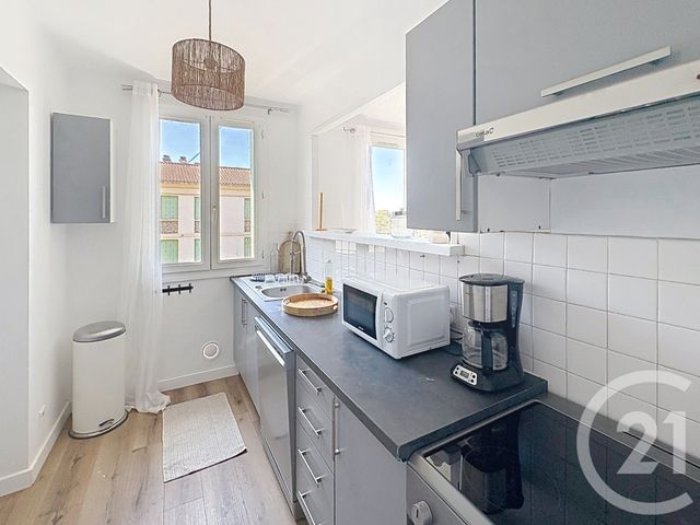 Appartement F4 &agrave; louer - 4 pi&egrave;ces - 67 m2 - Avignon - 84 - PROVENCE-ALPES-COTE-D-AZUR