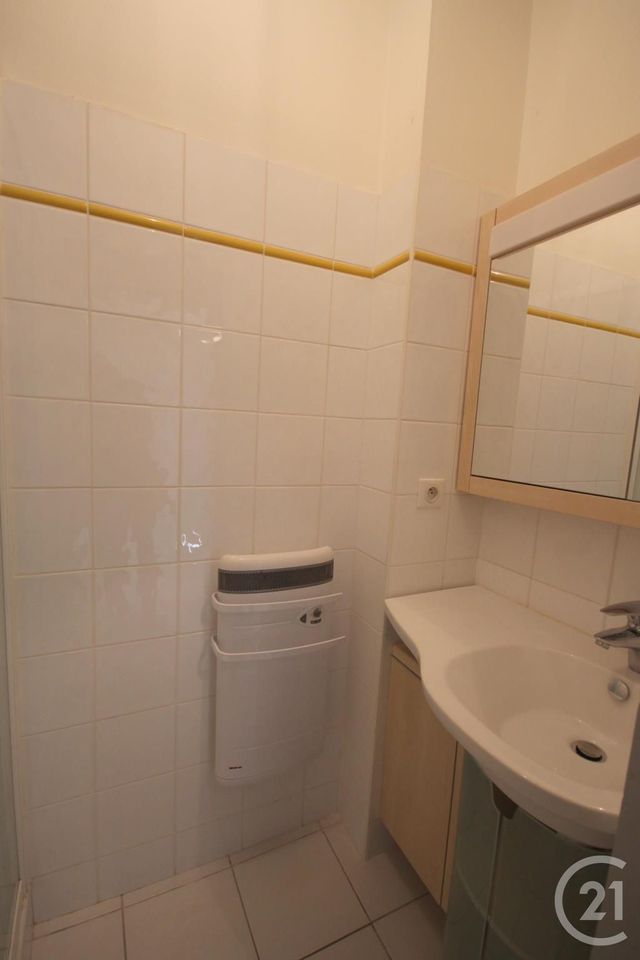 Appartement F2 &agrave; louer - 2 pi&egrave;ces - 50 m2 - Avignon - 84 - PROVENCE-ALPES-COTE-D-AZUR