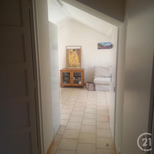 Appartement Studio &agrave; louer - 2 pi&egrave;ces - 27,50 m2 - Avignon - 84 - PROVENCE-ALPES-COTE-D-AZUR
