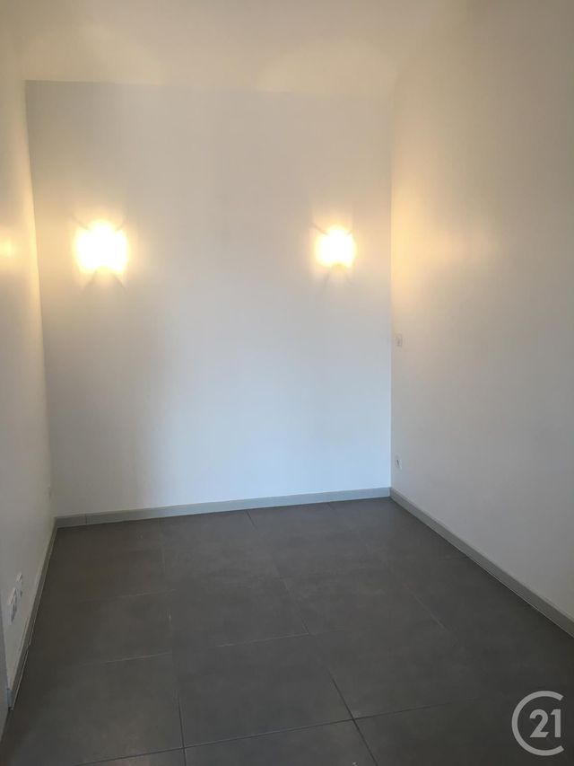 Appartement F1 &agrave; louer - 1 pi&egrave;ce - 38,24 m2 - Avignon - 84 - PROVENCE-ALPES-COTE-D-AZUR