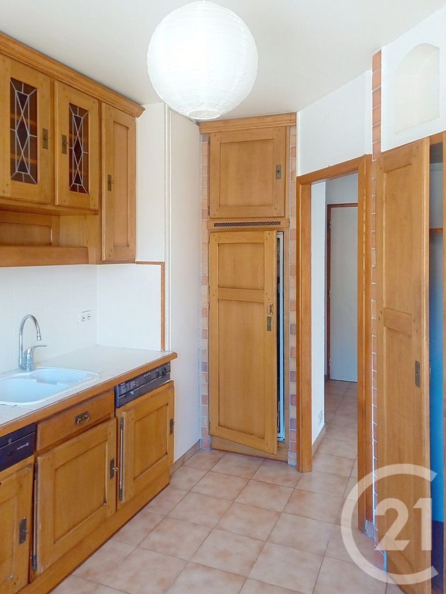 Appartement F2 &agrave; louer - 2 pi&egrave;ces - 50 m2 - Villeneuve Les Avignon - 30 - LANGUEDOC-ROUSSILLON