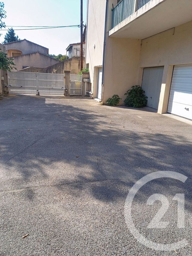 Appartement F2 &agrave; louer - 2 pi&egrave;ces - 50 m2 - Villeneuve Les Avignon - 30 - LANGUEDOC-ROUSSILLON