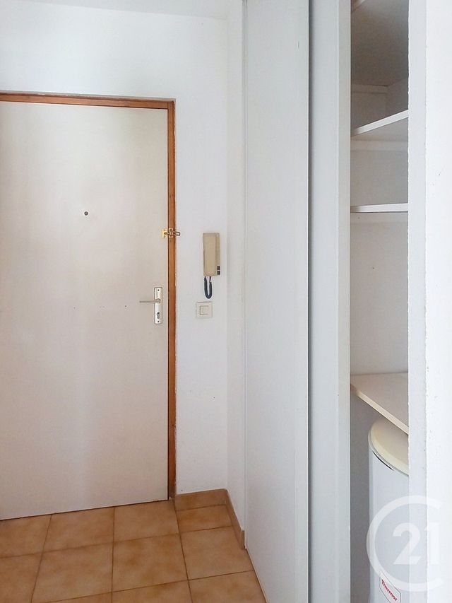 Appartement F2 &agrave; louer - 2 pi&egrave;ces - 50 m2 - Villeneuve Les Avignon - 30 - LANGUEDOC-ROUSSILLON
