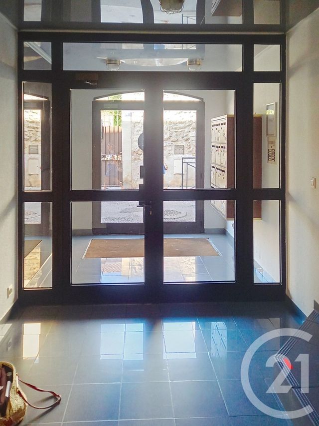 Appartement F2 &agrave; louer - 2 pi&egrave;ces - 50 m2 - Villeneuve Les Avignon - 30 - LANGUEDOC-ROUSSILLON