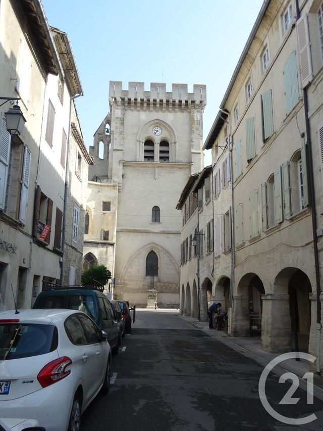 Appartement F3 &agrave; louer - 3 pi&egrave;ces - 93,35 m2 - Villeneuve Les Avignon - 30 - LANGUEDOC-ROUSSILLON